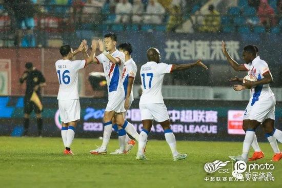 第75分钟，施卢普前插直冲禁区，从左侧将球扫向门前，马特塔包抄扳回一城！